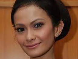 Ersa Mayori: Seksi itu Farrah Quin dan Julia Perez