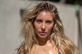 Floyd Mayweather, 50 Cent Feud Over Herpes, Parenting And Illiteracy  Through Instagram Posts