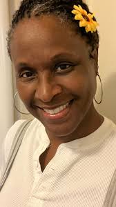 Day 4 of my #microlocsjourney. I’m really excited. Everyday, there are  changes. It’s like watching a flower blossom 🌼 , I enjoyed my early  morning #networking with Kristin. We met