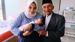 Klik tombol di bawah ini untuk pergi ke halaman website download film 99 cahaya di langit eropa (2013).jika synopsis film ini, yang merupakan adaptasi dari sebuah novel dengan judul yang sama menceritakan sebuah kisah dari 2 perspektif berbeda tentang muslim dan islam yang tinggal di eropa. Curhatan Panjang Penulis Buku 99 Cahaya Di Langit Eropa Ini Benar Benar Bikin Netizen Haru Tribun Kaltim