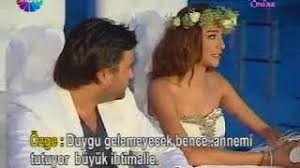 Sayfa'da nasıl bir ilişki yaşadıklarını anlattı. Ozge Ulusoy Un Annesi Nikahi Basiyor Demet Akalin Onder Bekensir Evlilik Hayati Show Tv 2010 Youtube