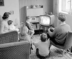 Black And White Family Photos Old Pictures Of Old Black And White Family Outings Photos You Grew Up Watching Black And White Tv Study Reveals Mail Online Nostalgia Memories Photo