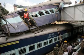 Sainthia, India, train collision kills ...