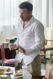 Tomas pais is on facebook. Terra Brava Martim Apanha Tiago A Beber Alcool E Corta Relacoes Com O Pai