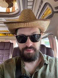 Terlalu meremehkan matahari dan panas di Thailand. Topi jerami murah  membantu. : r/CowboyHats