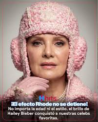 Maribel utilizó este vestido para cantarle las mañanitas a la Virgen, en un  momento que tocó el corazón de sus seguidores por la carga emocional y  espiritual del vestido. Una muestra más