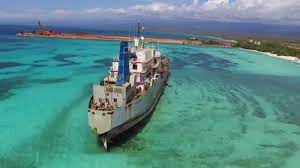 This extremely large park has a dry landscape full of cactus and is the home to lake enriquillo, several different kinds of exotic birds and four species of sea turtles. Tour Of Nationalpark Jaragua Dominican Republic Seemore Gustavo Youtube