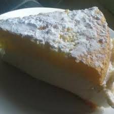 Nach ende der backzeit kuchen stürzen und auskühlen lassen. Kuchen Mit Vanillecreme Einfach Lecker Daskochrezept De