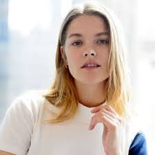 Bree Warren's Instagram, Twitter & Facebook