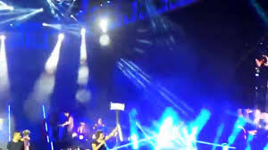 Maybe you would like to learn more about one of these? Harry Styles With Hammer Of Israel One Direction Wwa Tour 2014 In Barcelona Youtube