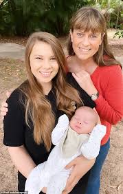 Bindi sue irwinaustralian tv personality, conservationist, zookeeper & actress• english;• irish;• swedish Bindi Irwin Shares Three Generations Photo With Mother Terri 56 And Daughter Grace Warrior Ali2day
