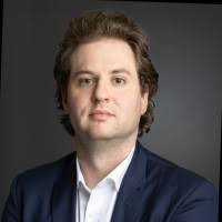 900+ "Traber" profiles