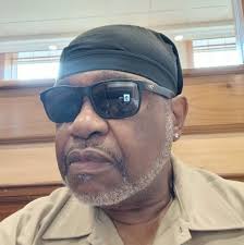 Happy Holidaze to u & ur family!🎉 This gift is for u from Bootsy baby!!!🤩  Click here: https://www.youtube.com/watch?v=f0FsUPcx5Tg  (#groovingonasundayafternoon #musicsavedmylife #HopePrevails #dreamjob with  the #Funkmob