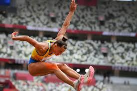 She finished fifth at the 2011 world youth championships, eighth at the 2012 world junior championships. Royhn5qdt2m Dm