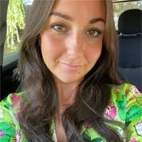 Jennifer Ryall's Instagram, Twitter & Facebook