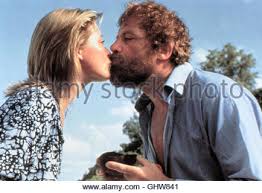 She is an actress and producer, known for emmerdale (1972), liar liar (1997) and the madness of king. Oliver Reed Amanda Donohoe Spannungen Zwischen Die Sexuellen Gerald Kingsland Oliver Reed Und Lucy Irvine Amanda Donohoe Und Die Ungewohnten Aeusseren Lebensbedingungen Lassen Das Experiment Der Beiden Schliesslich Scheitern