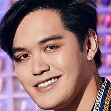 Watch Project Runway