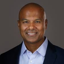 Now that we've celebrated and survived the Christmas and two birthdays week  (P turned 1 and T turned 3), it's time to make it LinkedIn official: The  John Family will retire from