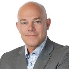 Scott Hutton's Instagram, Twitter & Facebook