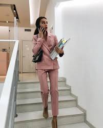 Bild Von Tsarinakatarina Entdeckt Entdecke Und Speichere Deine Eigenen Bilder Und Videos Auf We Heart Business Women Fashion Lawyer Fashion Girl Boss Style