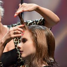 Face framing bangs are one of those hairstyles which never go old or out fashion as both the women of the '70s and '80s as well as the women of present era have been seen sporting these. 2 Fringe Cutting Techniques That Frame Your Client S Face From Brianacisneros And Philipwolffhair Behindthechair Com