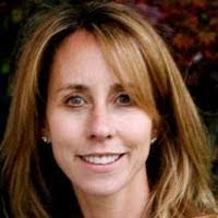 Lynne Deleon's Instagram, Twitter & Facebook