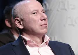 Along with his $1.3 billion megayachts Eclipse and Solaris, Roman  Abramovich owned a rather modest $40 million superyacht. Incidentally, he  passed the ownership of the 165-ft long vessel to his close friend