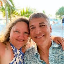 Amy Snell's Instagram, Twitter & Facebook