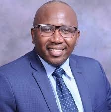 Julie Bladen's Instagram, Twitter & Facebook