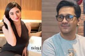 Isu Semakin Mencuat, Andre Taulany Keciduk Ambil Foto Amanda Rigby Secara  Diam-diam