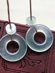 bright jadeites palace jewelry昕玉軒老翠祥 梵宸銘鈺 昕玉軒老翠祥梵宸銘鈺no 17203688 天然翡翠a货冰种耳环耳坠耳钉玉佩水灵剔透 配耳线 尺 chinese patterns chinese antiques jadeite