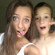 Marissa Schilling's Instagram, Twitter & Facebook