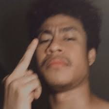 kitingoie (@apeeluuu1)