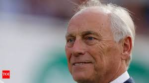 Former chairman Colin Graves apologises for racism at Yorkshire