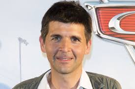 Legal marriage age is 18; Thomas Sotto Se Confie Avec Pudeur Sur Son Handicap