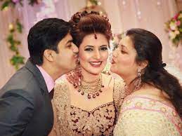 Divyanka tripathi is a well distinguished indian actress, dancer, and beauty queen who rose to prominence with her portrayal of dr. Divyanka Tripathi Gets An Adorable Gift From Her Sister Jiju Filmibeat