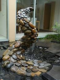 Garten Mit Einem Wasserbrunnen Aus Steinen Skulptur Gestalten Wasser Im Garten Freude Die Ganze Familie Garten Teichlandschafts Wasserspiel Garten