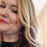 Jana Nicholson's Instagram, Twitter & Facebook