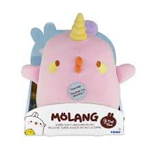 When molang accidentally throws their little christmas tree into the fire to keep warm, he and his friends molang and piu piu scour a mountain for a rare flower. Kaufe Molang Super Soft Pluschfigur Einhorn Piu Piu 25 Cm