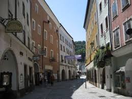 The journey time may be longer on weekends and holidays, so use our journey planner on this page to search for a specific travel date. Hallein Salzburgwiki
