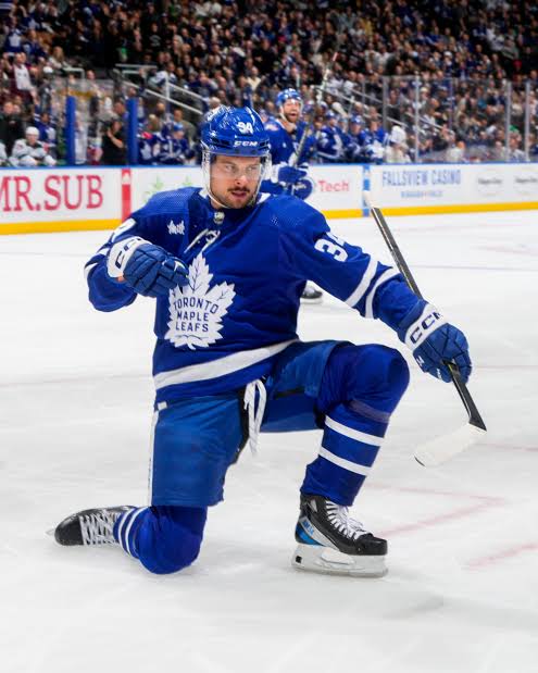 Video: Auston Matthews Gives Young Fan in Stands His Hockey Stick at Maple  Leafs Game