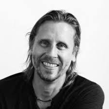 Marta Arnold's Instagram, Twitter & Facebook