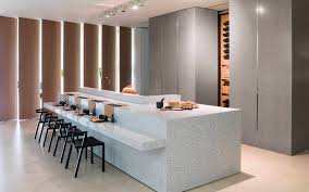 Cocina con cubierta de granito natural con faldón de 7cm con corte a 45° una isla en granito natural color delicatus esmeralda con un faldón de. Cubiertas De Cocina Modernas Cubiertas Para Cocinas Porcelanosa