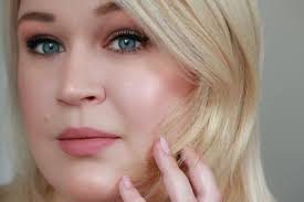 Powder kiss soft matte eye shadow. Mein Look Mit Mac Power Hungry Palette Innenaussen