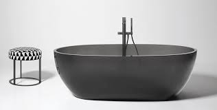 Su vascaidromassaggio.it hai a disposizione una vasta gamma di vasche da bagno moderne, strumenti di benessere che hanno saputo attraversare le generazioni e ancora oggi, nella semplicità delle linee, continuano a essere un. 30 Sofisticate Vasche Da Bagno Nere Mondodesign It