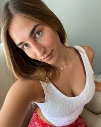 Myra Dotson's Instagram, Twitter & Facebook