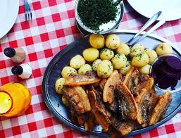 Vi arbejder for at gøre danskerne og omverdenen opmærksomme. The Most Traditional Dish And Drink In Denmark Urban Adventures