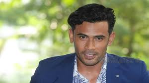 He was first introduced to the film industry by independent director osman ali in 2006. Remy Ishak Putus Tunang