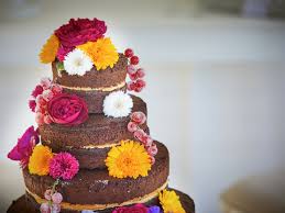Check spelling or type a new query. Decorating A Wedding Cake With Edible Flowers Interflora