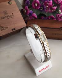 Revello Vintage Saat Etiketli Ve Orijinal Ahsap Kutusu Ile Gonderilecektir Vintage Vintagesaat Vintagewatch Saat Saatl Wedding Rings Jewelry Gemstones